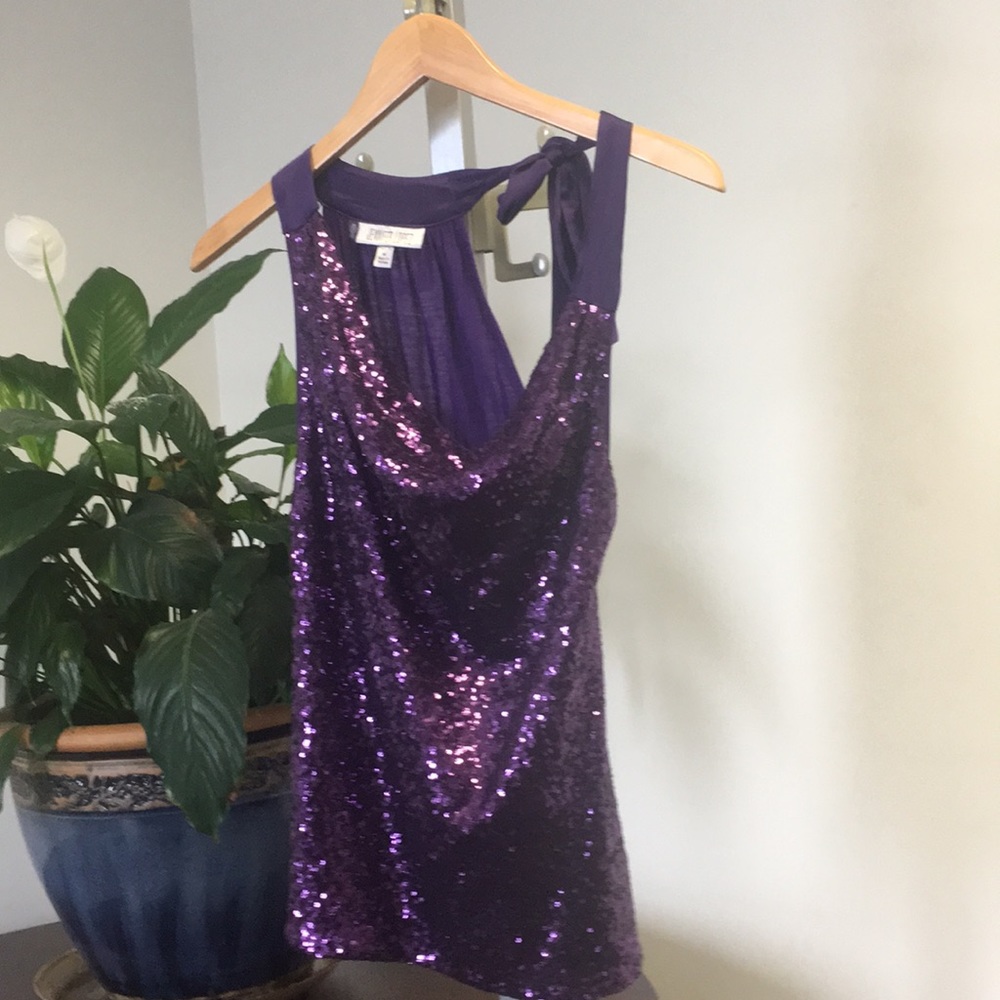 Sequin tank